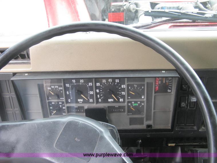 image for item K8714 1995 International 4900 pumper fire truck