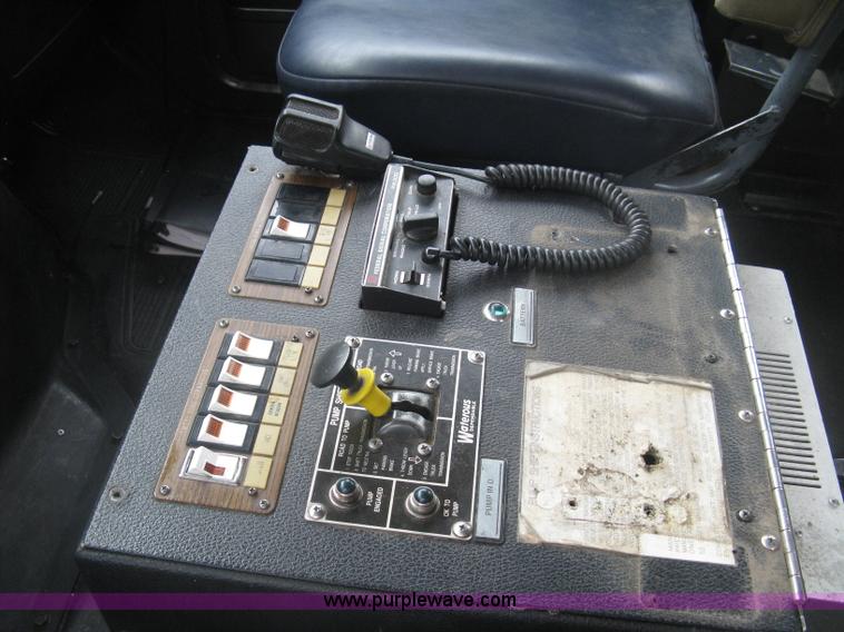 image for item K8714 1995 International 4900 pumper fire truck