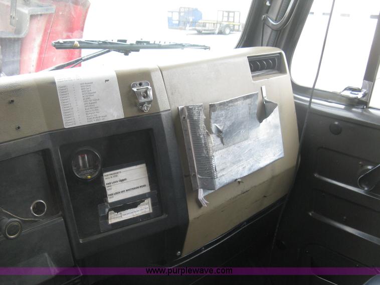 image for item K8714 1995 International 4900 pumper fire truck