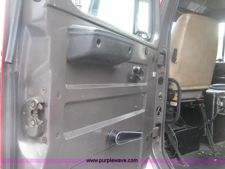 image for item K8714 1995 International 4900 pumper fire truck