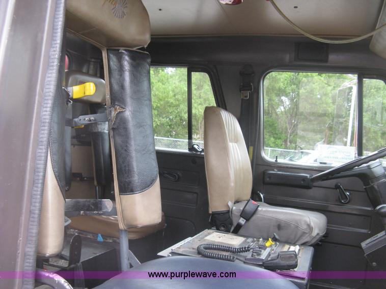 image for item K8714 1995 International 4900 pumper fire truck