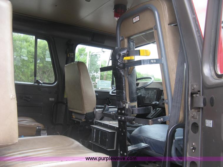 image for item K8714 1995 International 4900 pumper fire truck