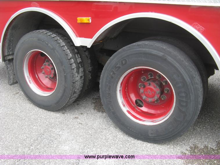 image for item K8714 1995 International 4900 pumper fire truck