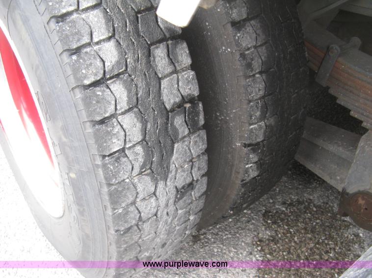 image for item K8714 1995 International 4900 pumper fire truck