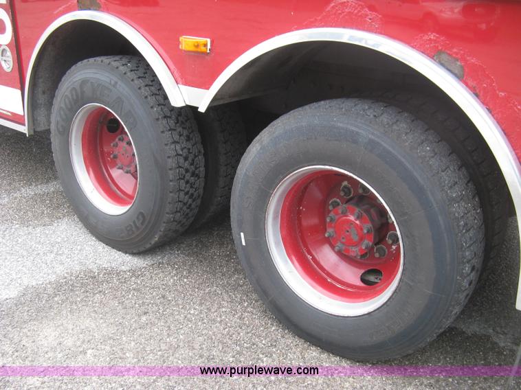 image for item K8714 1995 International 4900 pumper fire truck