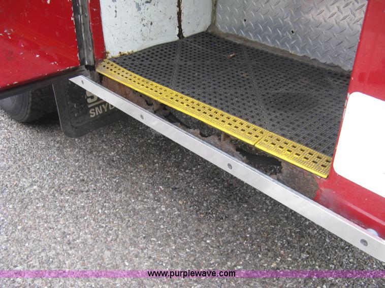 image for item K8714 1995 International 4900 pumper fire truck