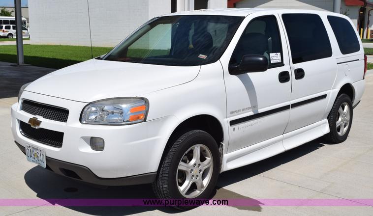 image for item L5750 2008 Chevrolet Uplander van