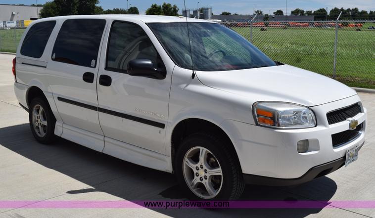 image for item L5750 2008 Chevrolet Uplander van