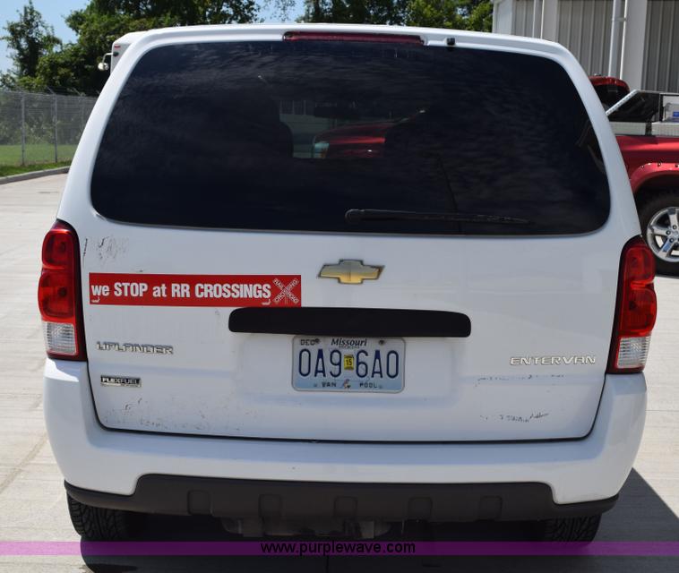 image for item L5750 2008 Chevrolet Uplander van