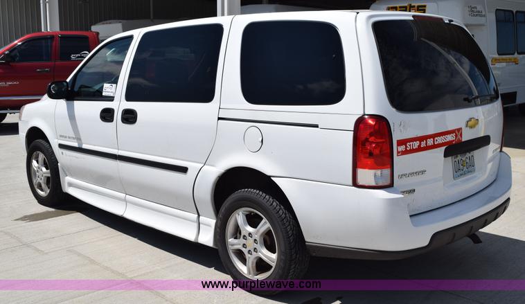 image for item L5750 2008 Chevrolet Uplander van