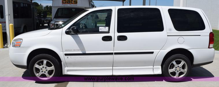 image for item L5750 2008 Chevrolet Uplander van