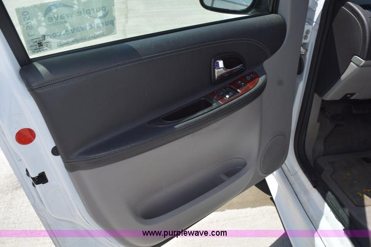 image for item L5750 2008 Chevrolet Uplander van