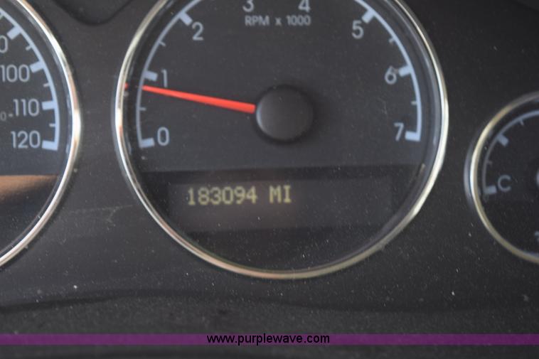 image for item L5750 2008 Chevrolet Uplander van