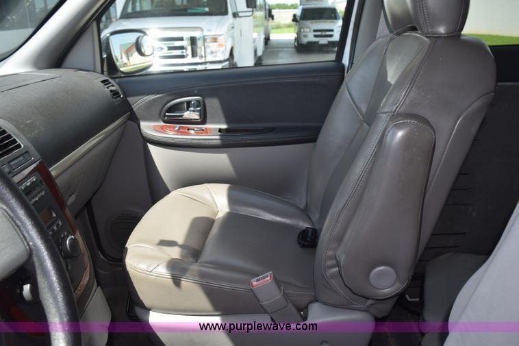 image for item L5750 2008 Chevrolet Uplander van