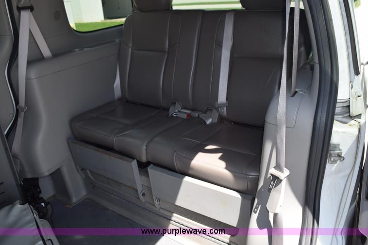 image for item L5750 2008 Chevrolet Uplander van