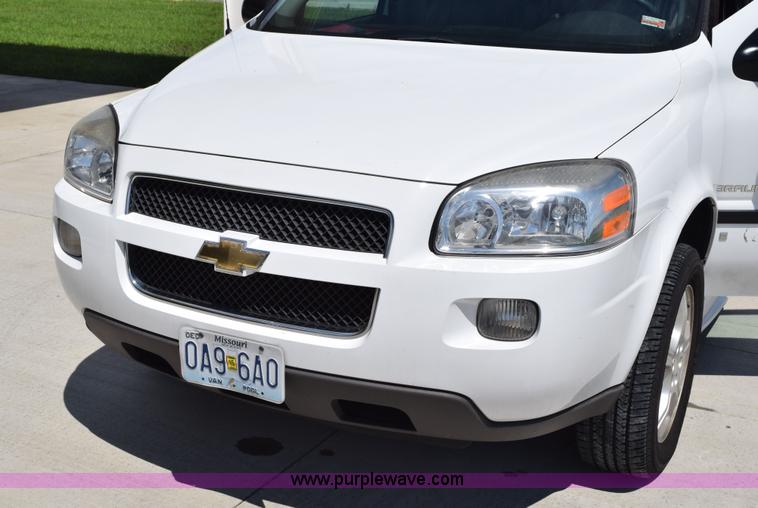 image for item L5750 2008 Chevrolet Uplander van