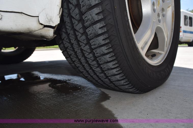 image for item L5750 2008 Chevrolet Uplander van