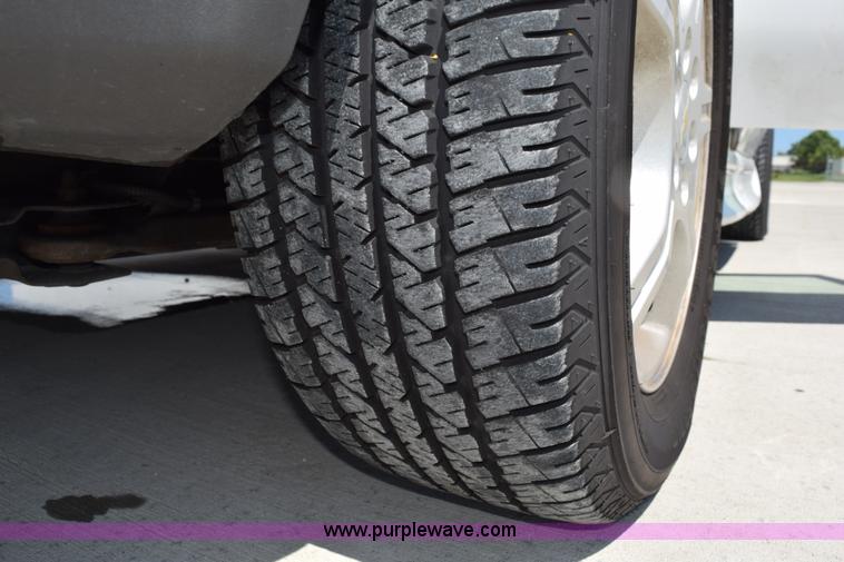 image for item L5750 2008 Chevrolet Uplander van