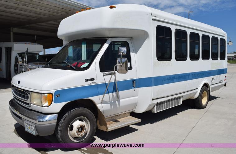 image for item L5751 1998 Ford Econoline E450 bus
