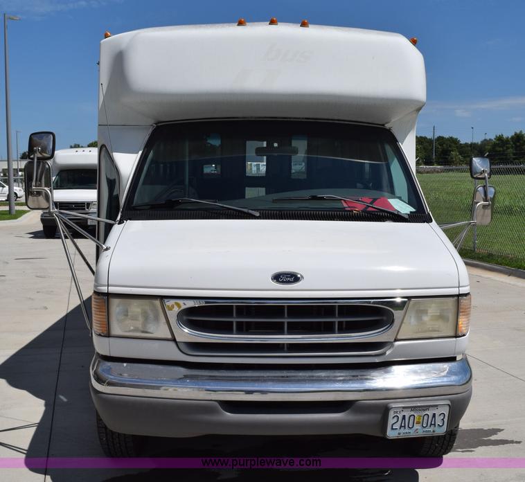 image for item L5751 1998 Ford Econoline E450 bus