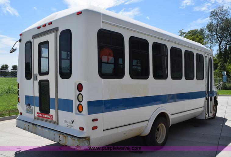 image for item L5751 1998 Ford Econoline E450 bus