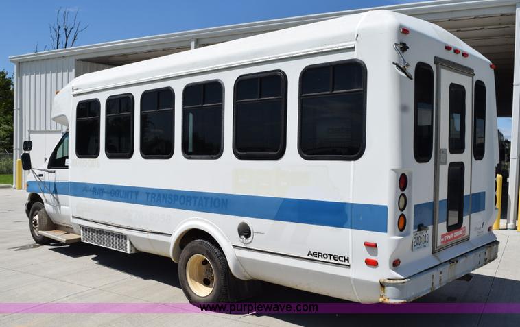 image for item L5751 1998 Ford Econoline E450 bus