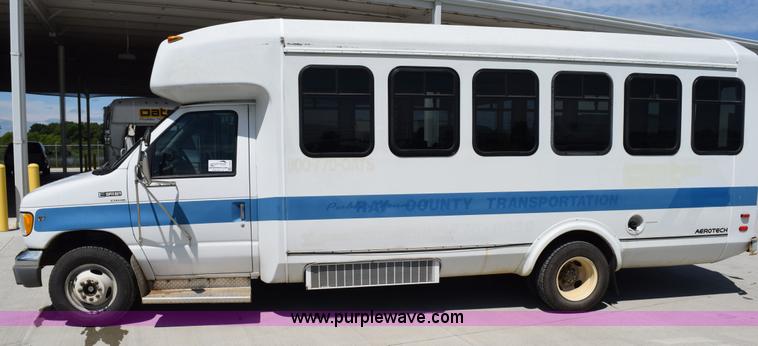 image for item L5751 1998 Ford Econoline E450 bus