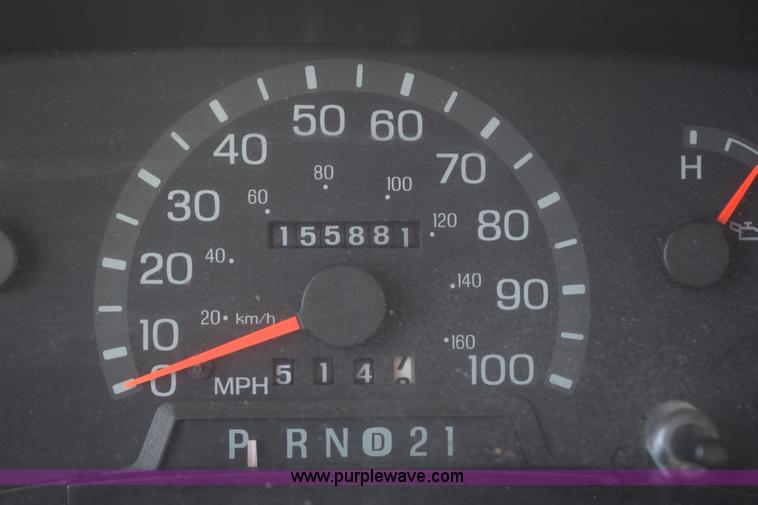 image for item L5751 1998 Ford Econoline E450 bus