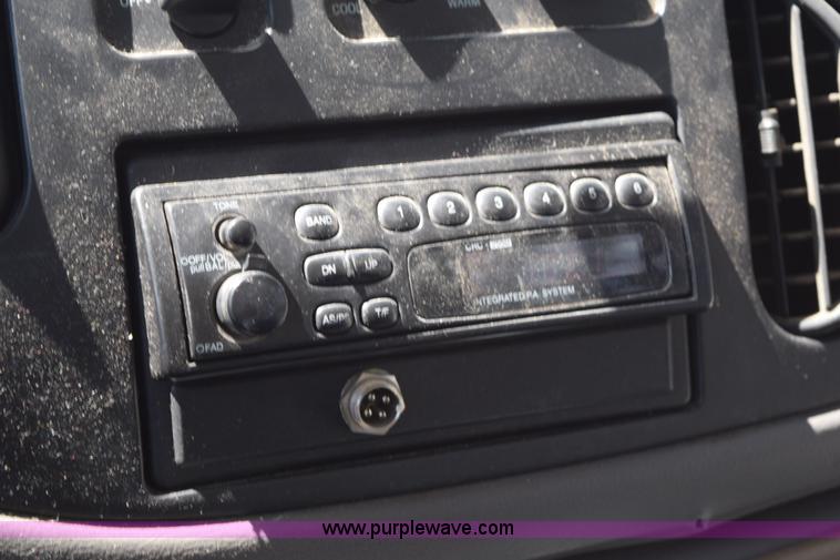 image for item L5751 1998 Ford Econoline E450 bus