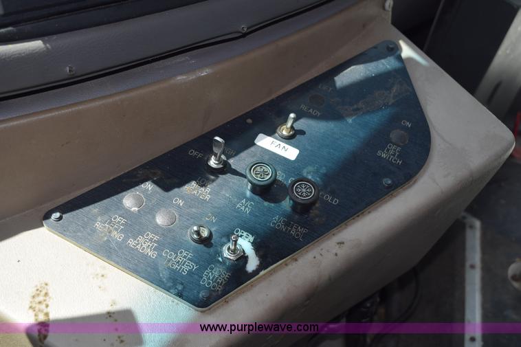 image for item L5751 1998 Ford Econoline E450 bus