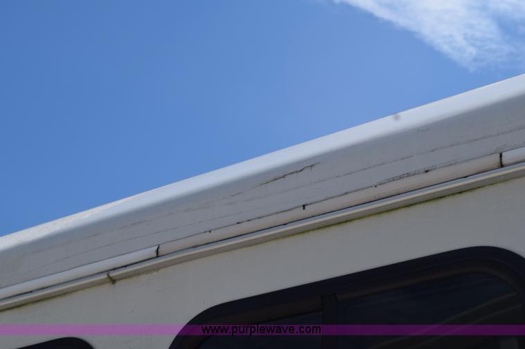 image for item L5751 1998 Ford Econoline E450 bus