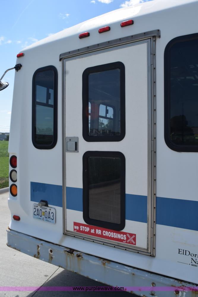 image for item L5751 1998 Ford Econoline E450 bus