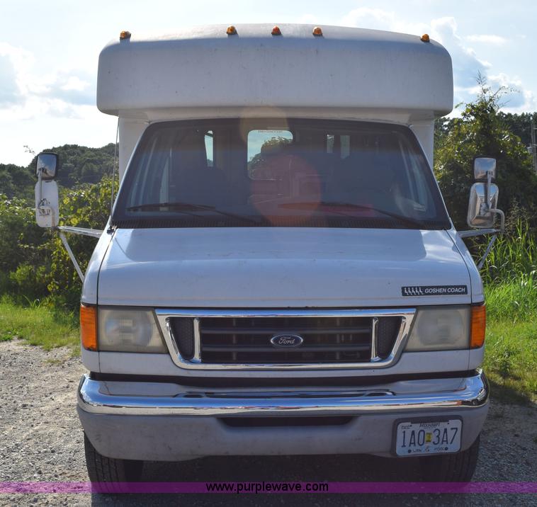image for item L5753 2003 Ford E350 Super Duty bus