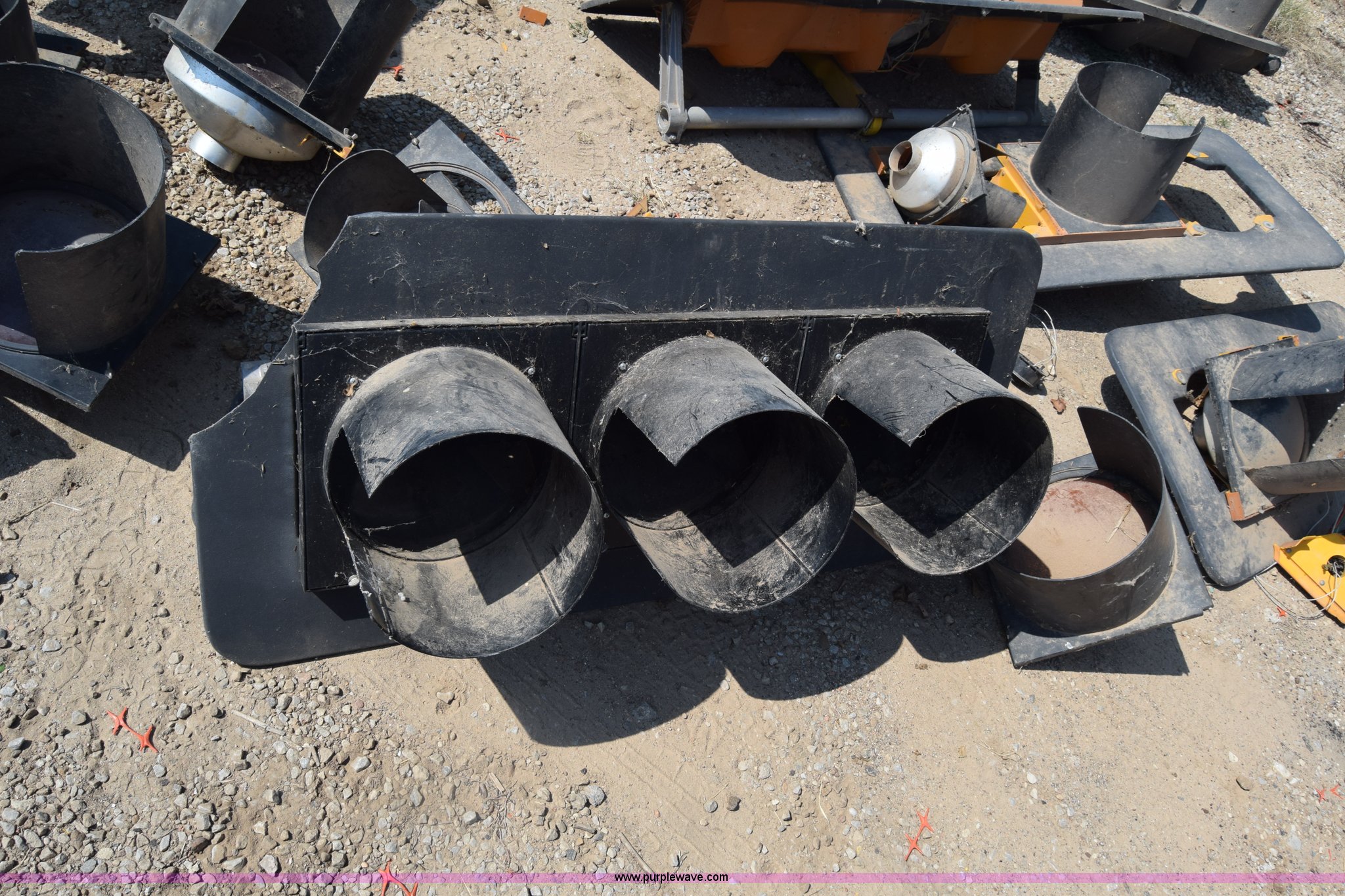 Assorted traffic light covers in Lyons, KS Item BN9847 sold Purple Wave