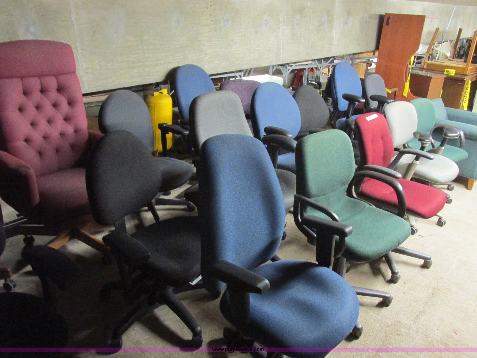 (14) assorted office chairs in Wichita, KS Item BN9919 sold Purple Wave