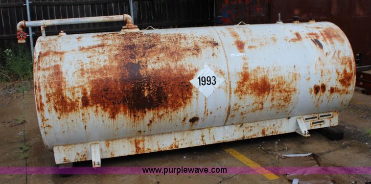 image for item BB9383 1,000 gallon fuel tank