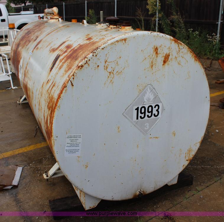 image for item BB9383 1,000 gallon fuel tank
