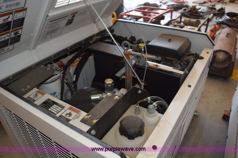 image for item BI9381 Vanair Viper 70 air compressor