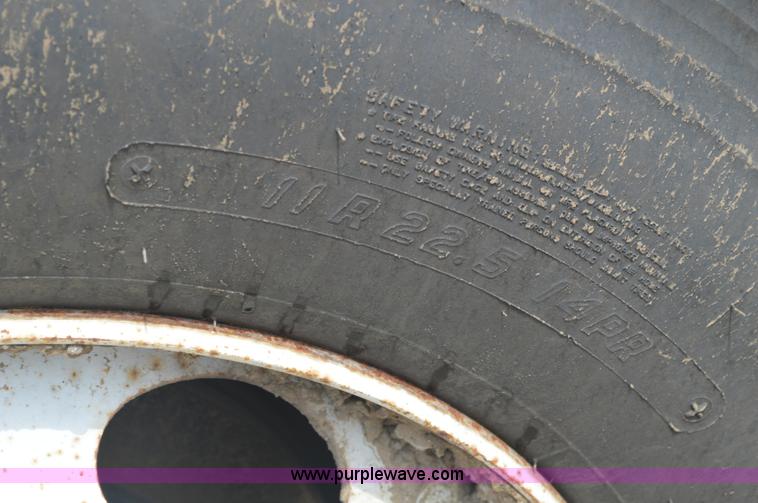 image for item BM9328 2005 Ford F750 Super Duty dump truck