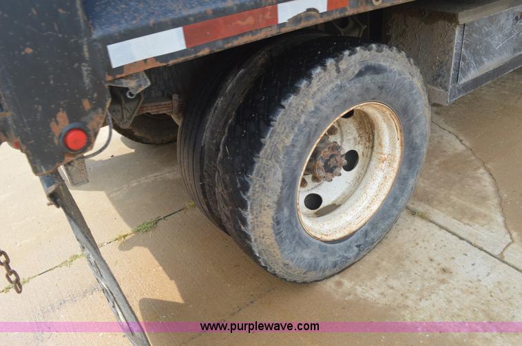 image for item BM9328 2005 Ford F750 Super Duty dump truck