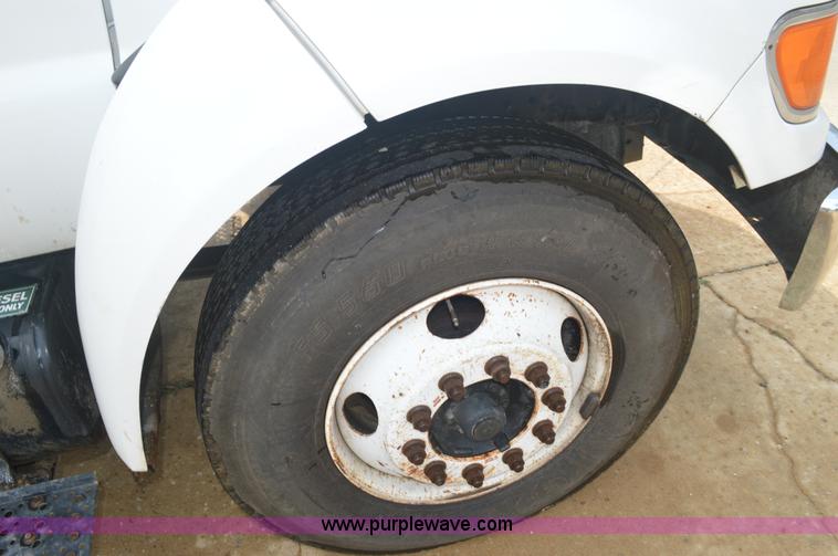 image for item BM9328 2005 Ford F750 Super Duty dump truck