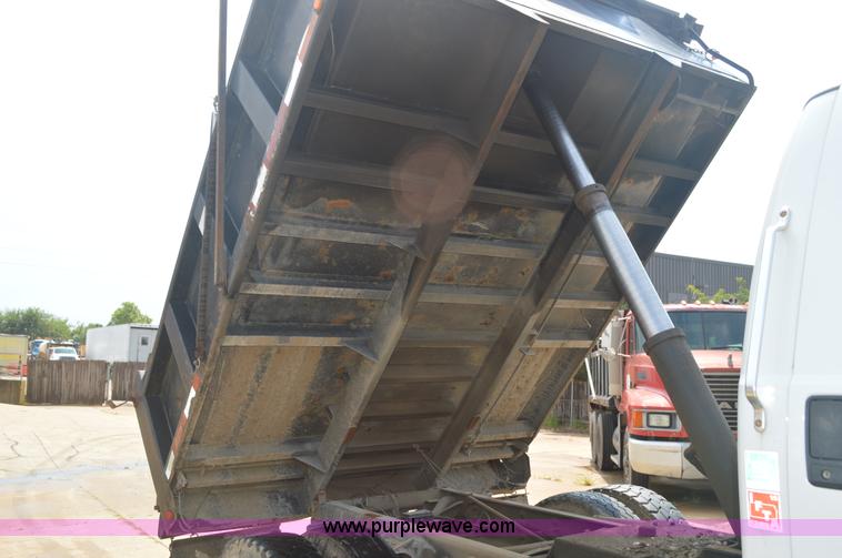 image for item BM9328 2005 Ford F750 Super Duty dump truck