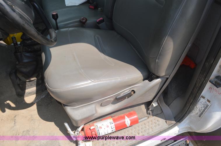 image for item BM9328 2005 Ford F750 Super Duty dump truck