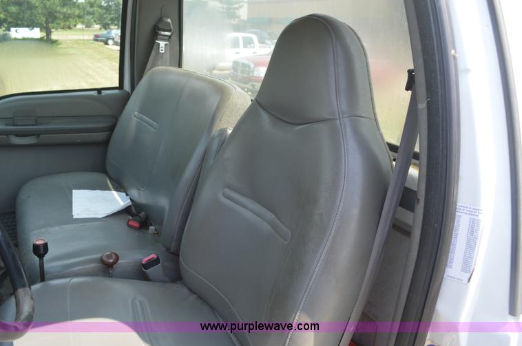 image for item BM9328 2005 Ford F750 Super Duty dump truck