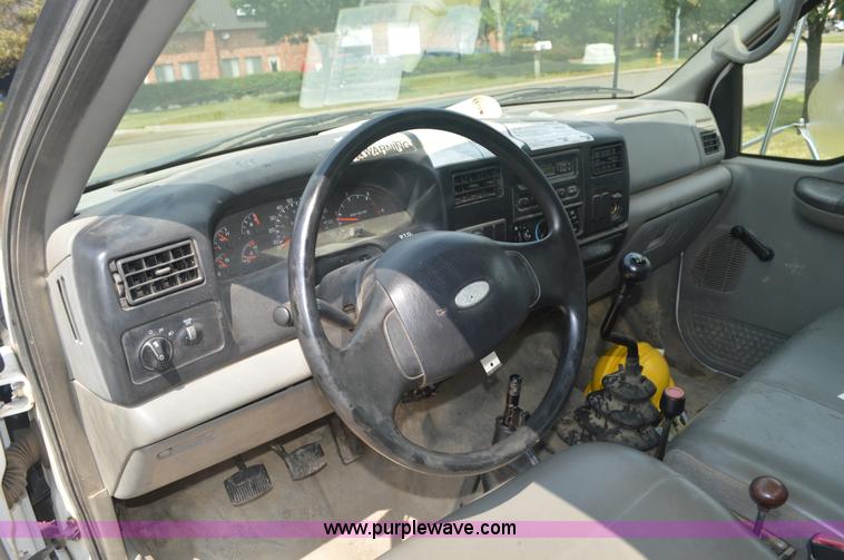 image for item BM9328 2005 Ford F750 Super Duty dump truck