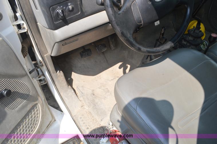 image for item BM9328 2005 Ford F750 Super Duty dump truck