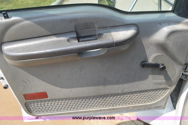 image for item BM9328 2005 Ford F750 Super Duty dump truck