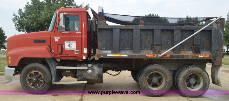 image for item BM9329 1993 Mack CH613 dump truck