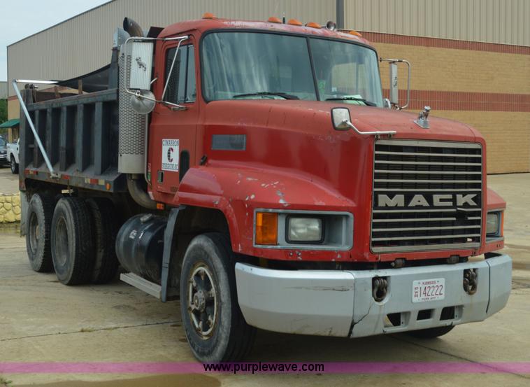 image for item BM9329 1993 Mack CH613 dump truck