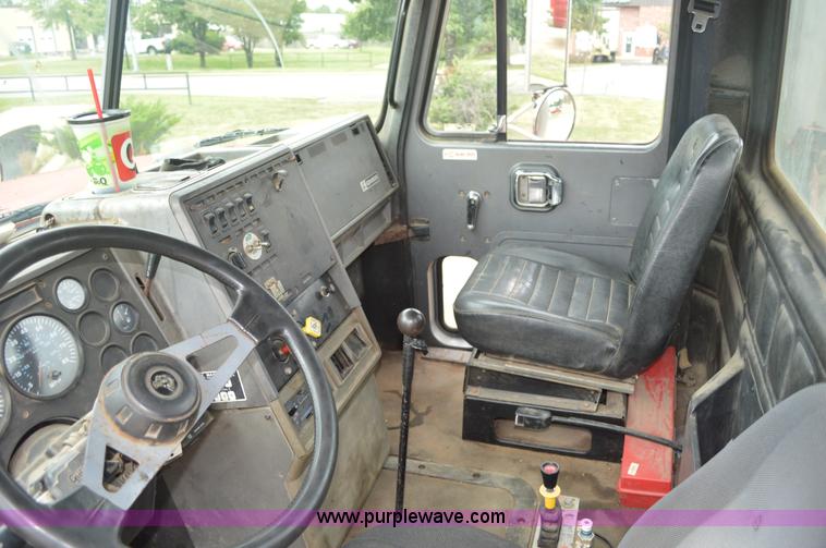 image for item BM9329 1993 Mack CH613 dump truck